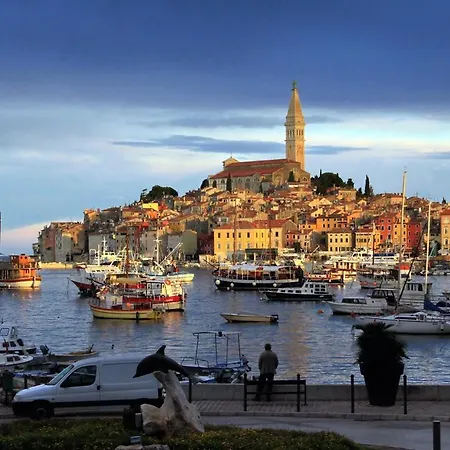 Apartment With A Parking Space - 21987 Rovinj